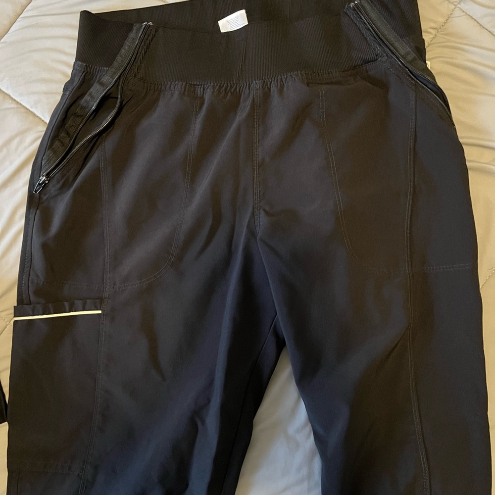 Cherokee infinity women’s jogger scrubs